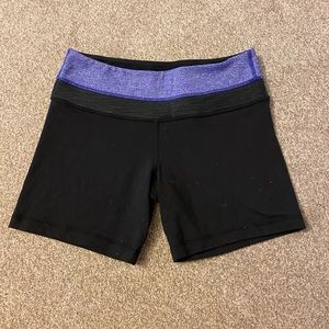 Lululemon size 4 reversible bike shorts 4” inseam